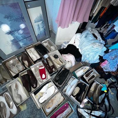 WOMEN CLOTHING AND SHOES LOT