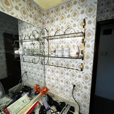 BATHROOM CONTENTS