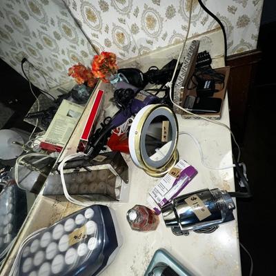 BATHROOM CONTENTS