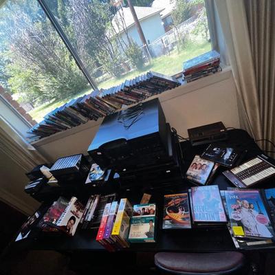 MISCELLANEOUS ENTERTAINMENT LOT - BEDROOM