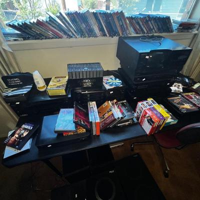 MISCELLANEOUS ENTERTAINMENT LOT - BEDROOM