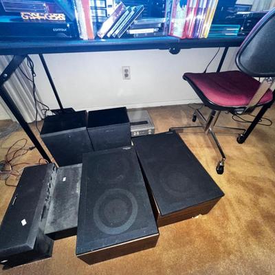 MISCELLANEOUS ENTERTAINMENT LOT - BEDROOM