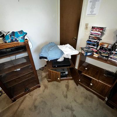 MISCELLANEOUS LOT - BEDROOM