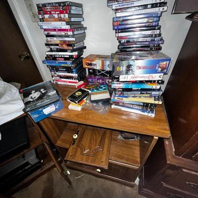 MISCELLANEOUS LOT - BEDROOM