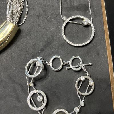 Necklaces & bracelets