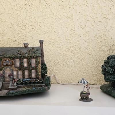 Thomas Kincade Village house set