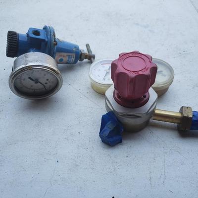 Pressure Gauges