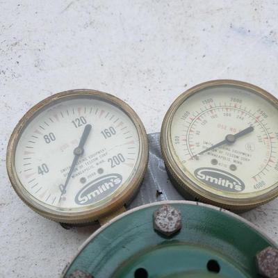Dual Gauge Pressure Regulator