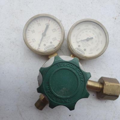 Dual Gauge Pressure Regulator