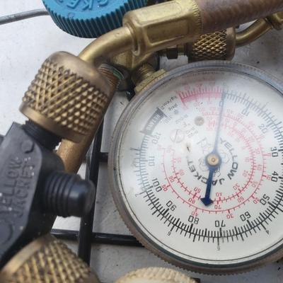 A/C Manifold Gauge & Line Set
