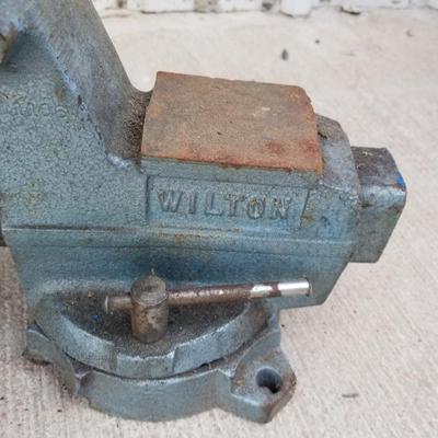 Bench Vise