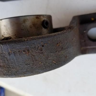 2 Bearing Mounts