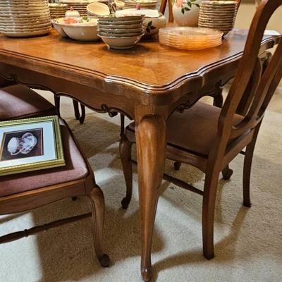 Dining table & chairs