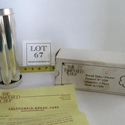 Older Pampered Chef Valtrompia Bread Tube Flower Shaped