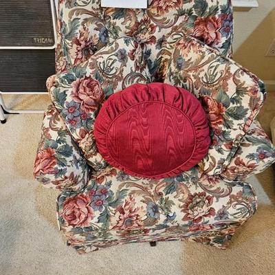Floral accent chair