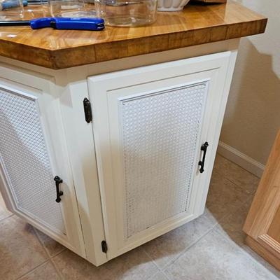 Octagonal kitchen island