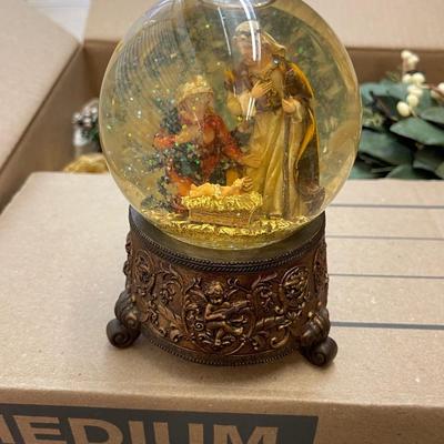The Birth of Jesus Snow Globe