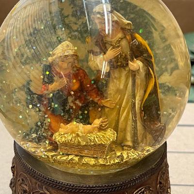 The Birth of Jesus Snow Globe