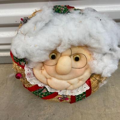 Cute Mrs. Claus Wreath