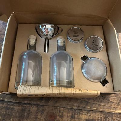 The Homemade Gin Kit by The HomeMade Gin Kit Open Box New