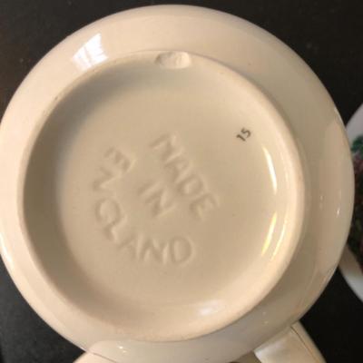 Johnson Bro Holiday Dish Set Made in England 12 Pieces -Lot 197