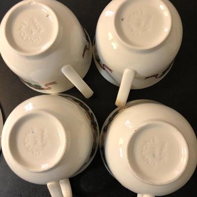 Johnson Bro Holiday Dish Set Made in England 12 Pieces -Lot 197