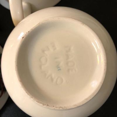Johnson Bro Holiday Dish Set Made in England 12 Pieces -Lot 197