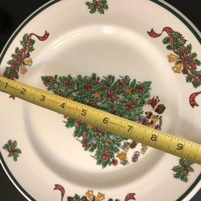Johnson Bro Holiday Dish Set Made in England 12 Pieces -Lot 197