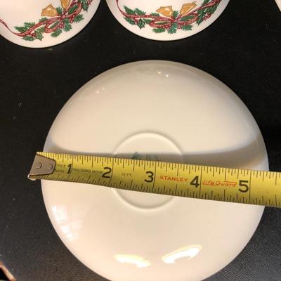 Johnson Bro Holiday Dish Set Made in England 12 Pieces -Lot 197