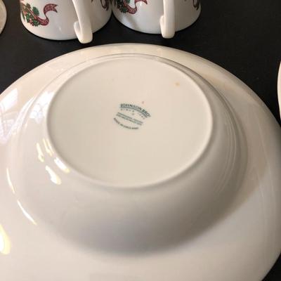Johnson Bro Holiday Dish Set Made in England 12 Pieces -Lot 197
