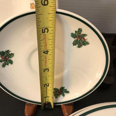 Johnson Bro Holiday Dish Set Made in England 12 Pieces -Lot 197