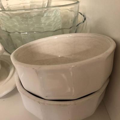Pyrex, Lovenware, Casserole Dishes, Custard Cups & more -Lot 199