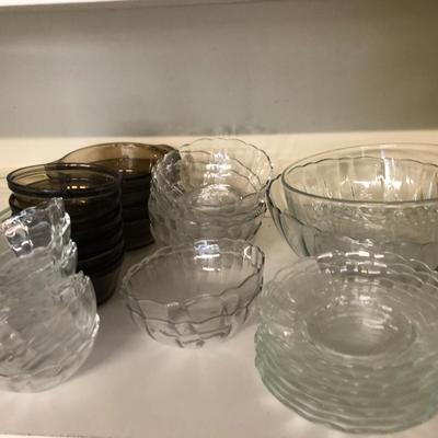 Pyrex, Lovenware, Casserole Dishes, Custard Cups & more -Lot 199