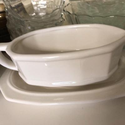 Pyrex, Lovenware, Casserole Dishes, Custard Cups & more -Lot 199