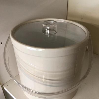 Vintage Ice Bucket & Oster Blender (Untested) -Lot 288