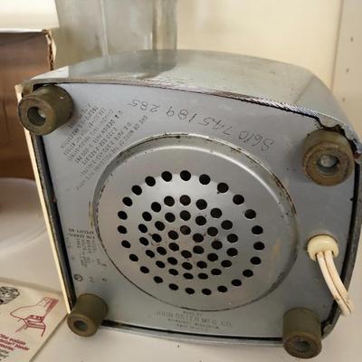 Vintage Ice Bucket & Oster Blender (Untested) -Lot 288