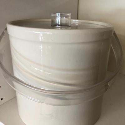 Vintage Ice Bucket & Oster Blender (Untested) -Lot 288