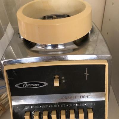 Vintage Ice Bucket & Oster Blender (Untested) -Lot 288