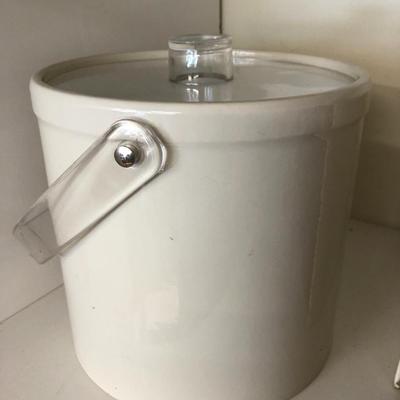 Vintage Ice Bucket & Oster Blender (Untested) -Lot 288