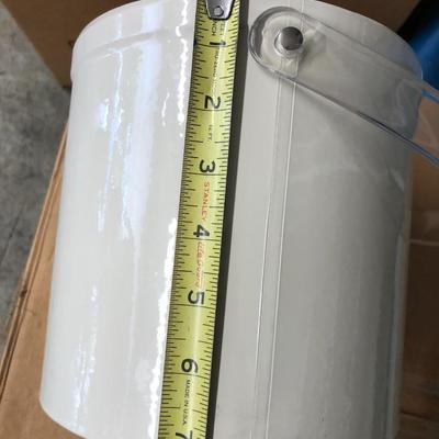Vintage Ice Bucket & Oster Blender (Untested) -Lot 288