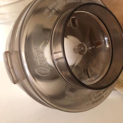 Vintage Ice Bucket & Oster Blender (Untested) -Lot 288
