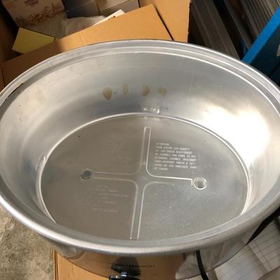 Large Hamilton Beach Crockpot Model 33167 -Lot 290