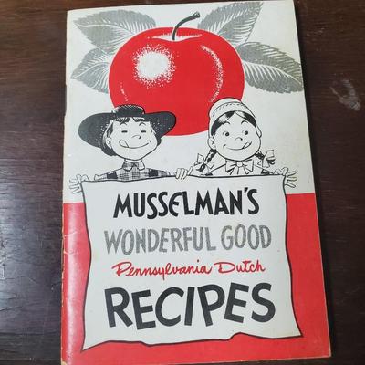 Set of 8 Vintage Small Cookbooks
