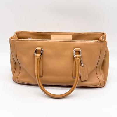 COACH ~ Hand Bag