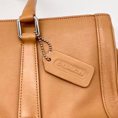 COACH ~ Hand Bag