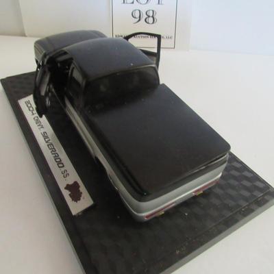 2004 Chev Silverado Truck on Base