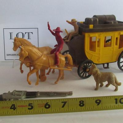Vintage Plastic Wells Fargo Wagon, Horses, 2 Cowboys, Plastic Dog and a Gun