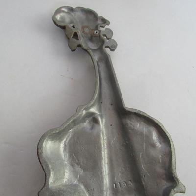 Vintage 1975 Sexton USA Metal Violin Wall Plaque