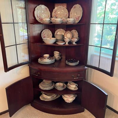 Beautiful Mahogany Cherry China Cabinet Hutch Curio