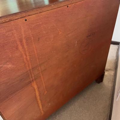 Mahogany Cherry Chest of Drawers Dresser Traditional Style Excellent condition